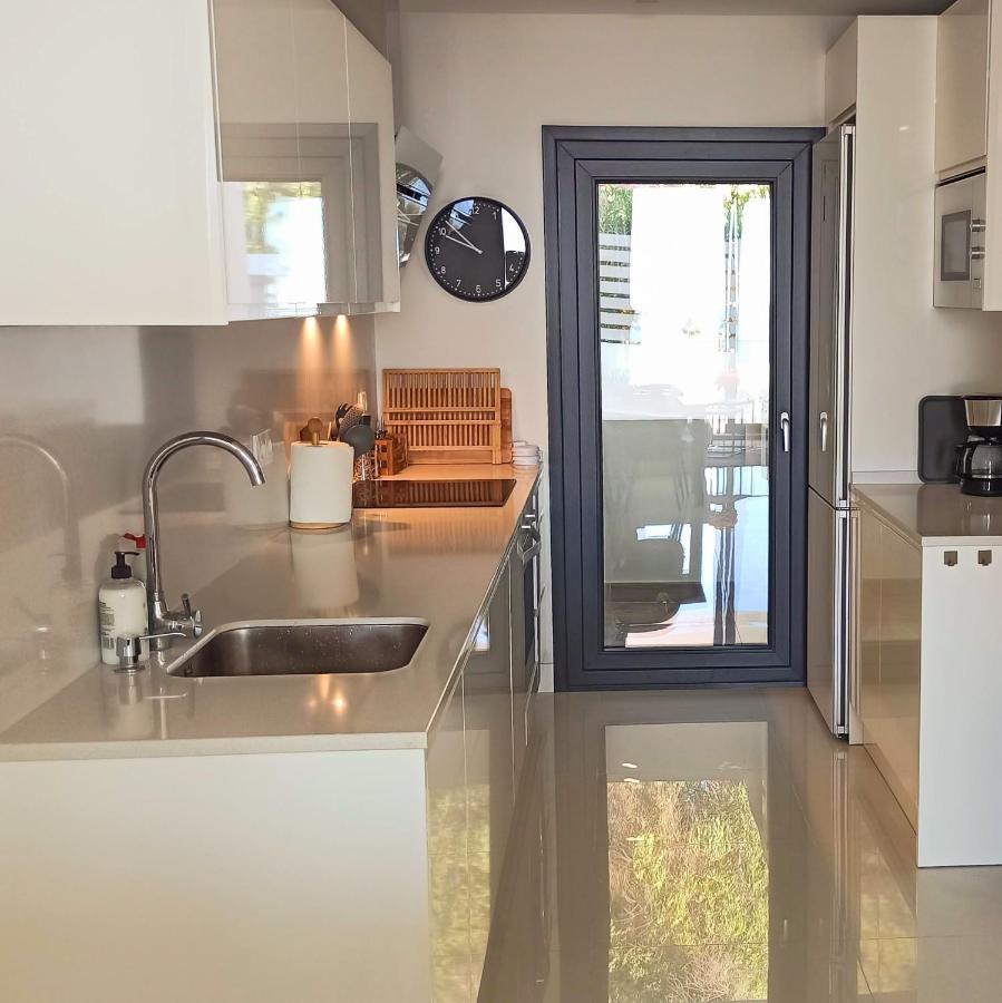 La Paloma Beach Apartment With Pool By Casa Del Sol Hr Manilva Exterior foto