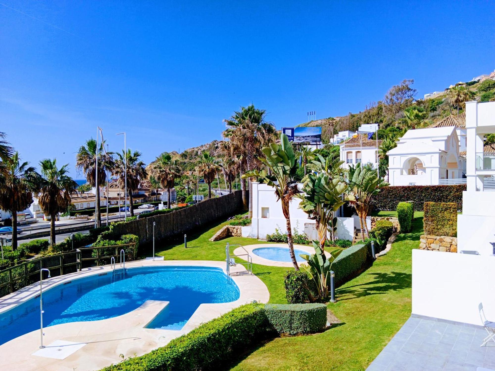 La Paloma Beach Apartment With Pool By Casa Del Sol Hr Manilva Exterior foto